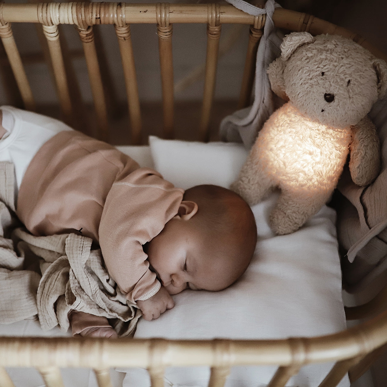 Moonie Organic Humming Bear - Cry Sensor Baby Sleep Aid - Sand